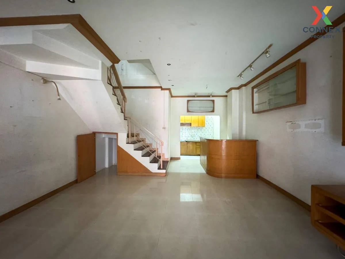 ขายทาวน์เฮ้าส์/ทาวน์โฮม  ซิตี้ พาร์ค พัฒนาการ 38 ชั้นสูง สวนหลวง 