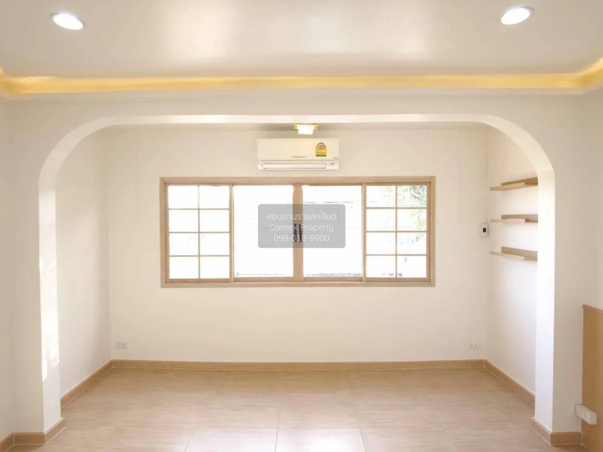 For Sale Townhouse/Townhome  , Khannayao Village , corner unit , 