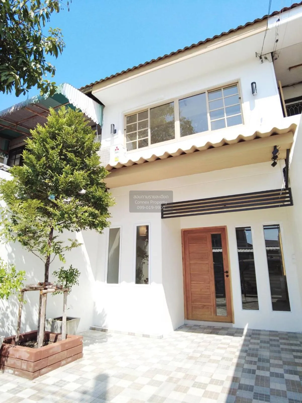 For Sale Townhouse/Townhome  , Khannayao Village , corner unit ,  2