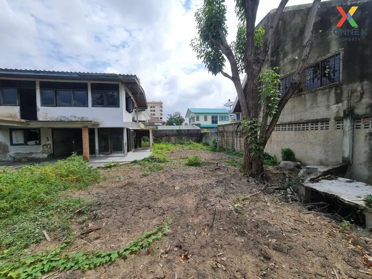 For Sale Land with buildings, Lat Phrao Road 80, Intersection 14  2