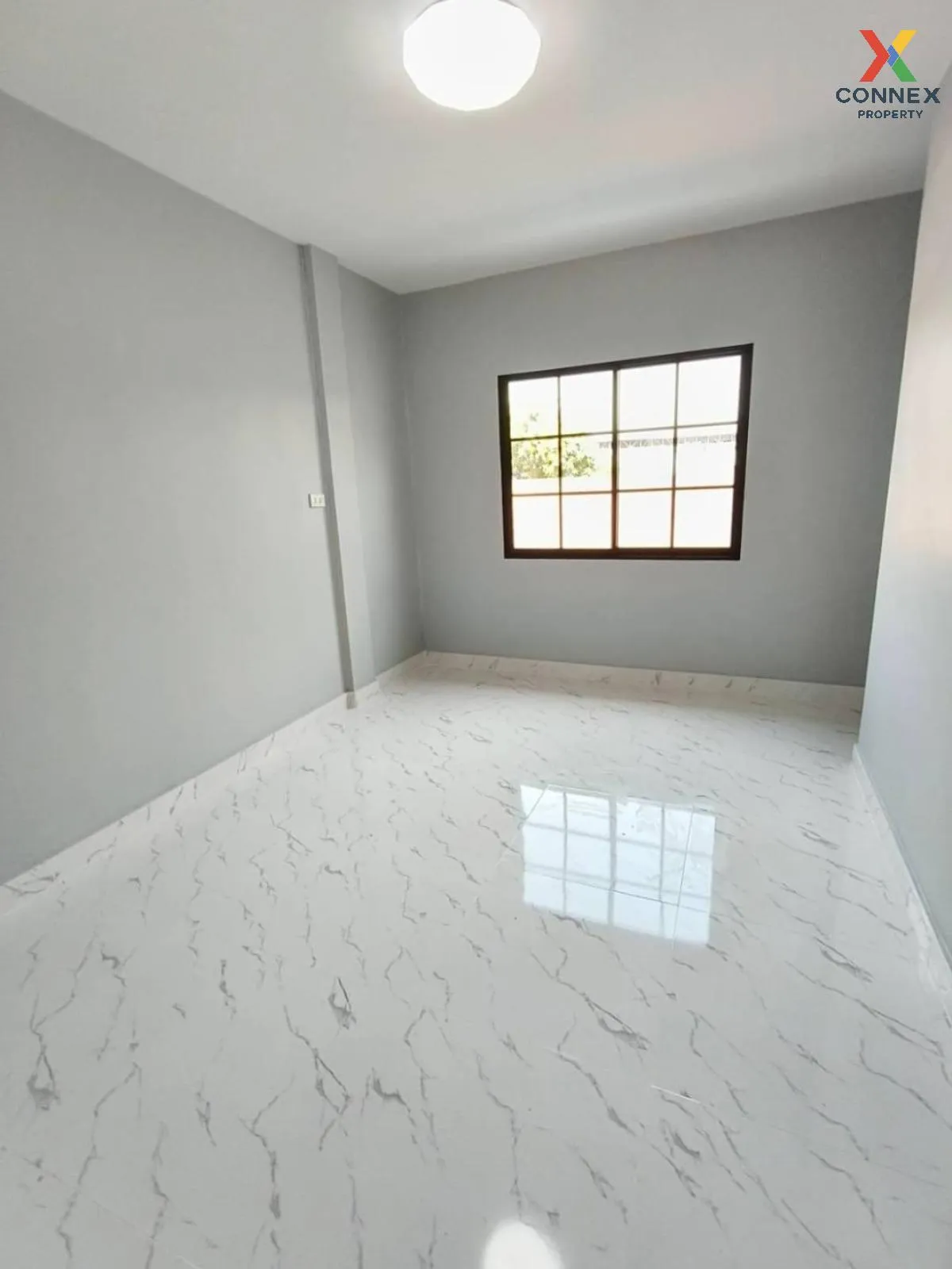 ขายทาวน์เฮ้าส์/ทาวน์โฮม  เปรียบทอง 2 ห้องมุม รีโนเวทใหม่ โคกแฝด เ