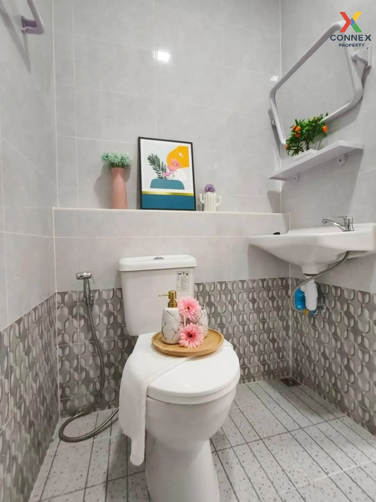 ขายทาวน์เฮ้าส์/ทาวน์โฮม  เปรียบทอง 2 ห้องมุม รีโนเวทใหม่ โคกแฝด เ