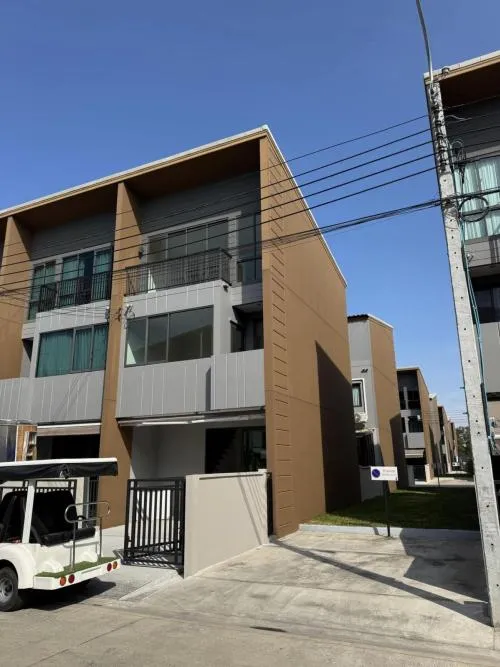 For Rent Townhouse/Townhome  , Baan Klang Muang Phahol - Ramintra , Tha Raeng , Bang Khen , Bangkok , CX-115519