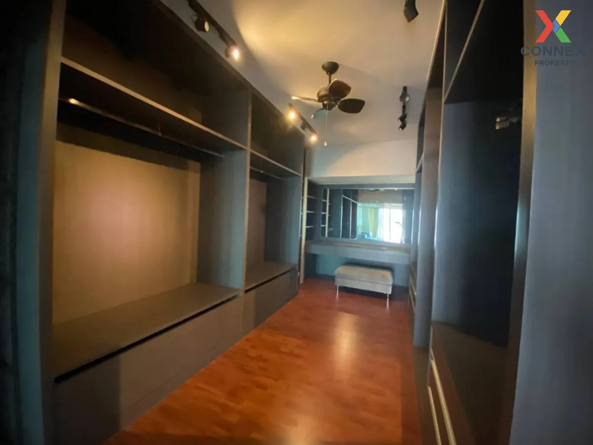 For Sale Townhouse/Townhome  , Leon Sukhumvit 62 , BTS-Bang Chak 