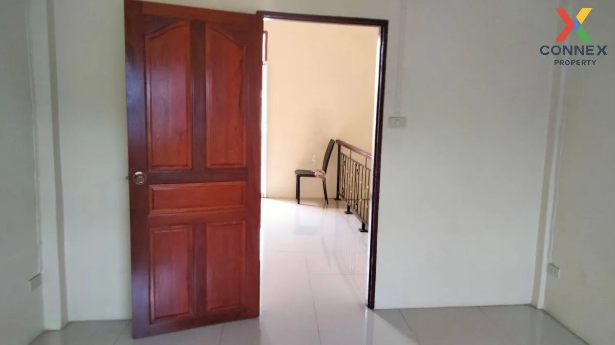 For Sale Commercial building for sale Main road in Thonburi area 