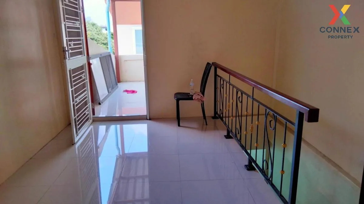 For Sale Commercial building for sale Main road in Thonburi area 