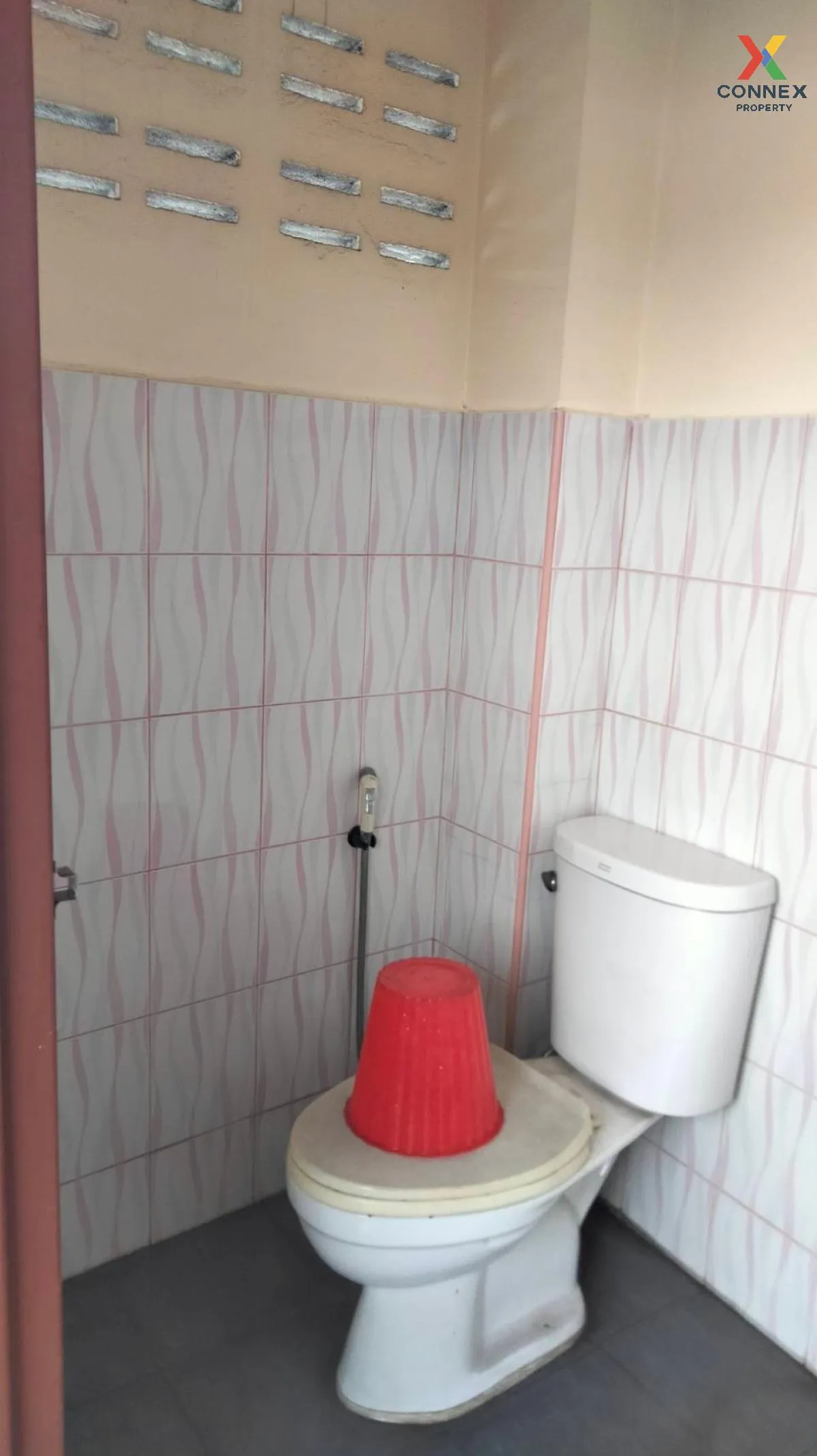 For Sale Commercial building for sale Main road in Thonburi area 