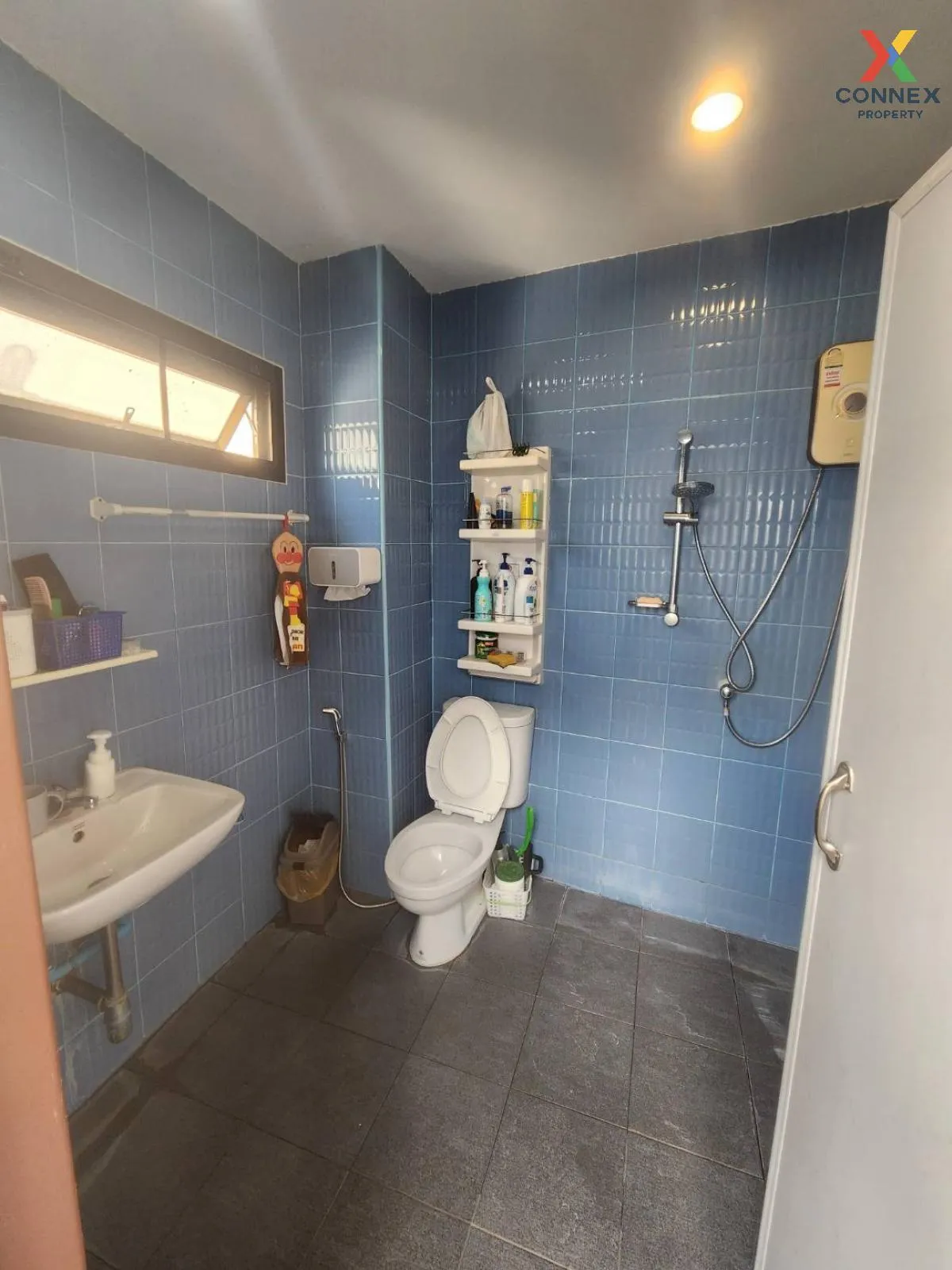 For Sale Commercial building for sale Main road in Thonburi area 