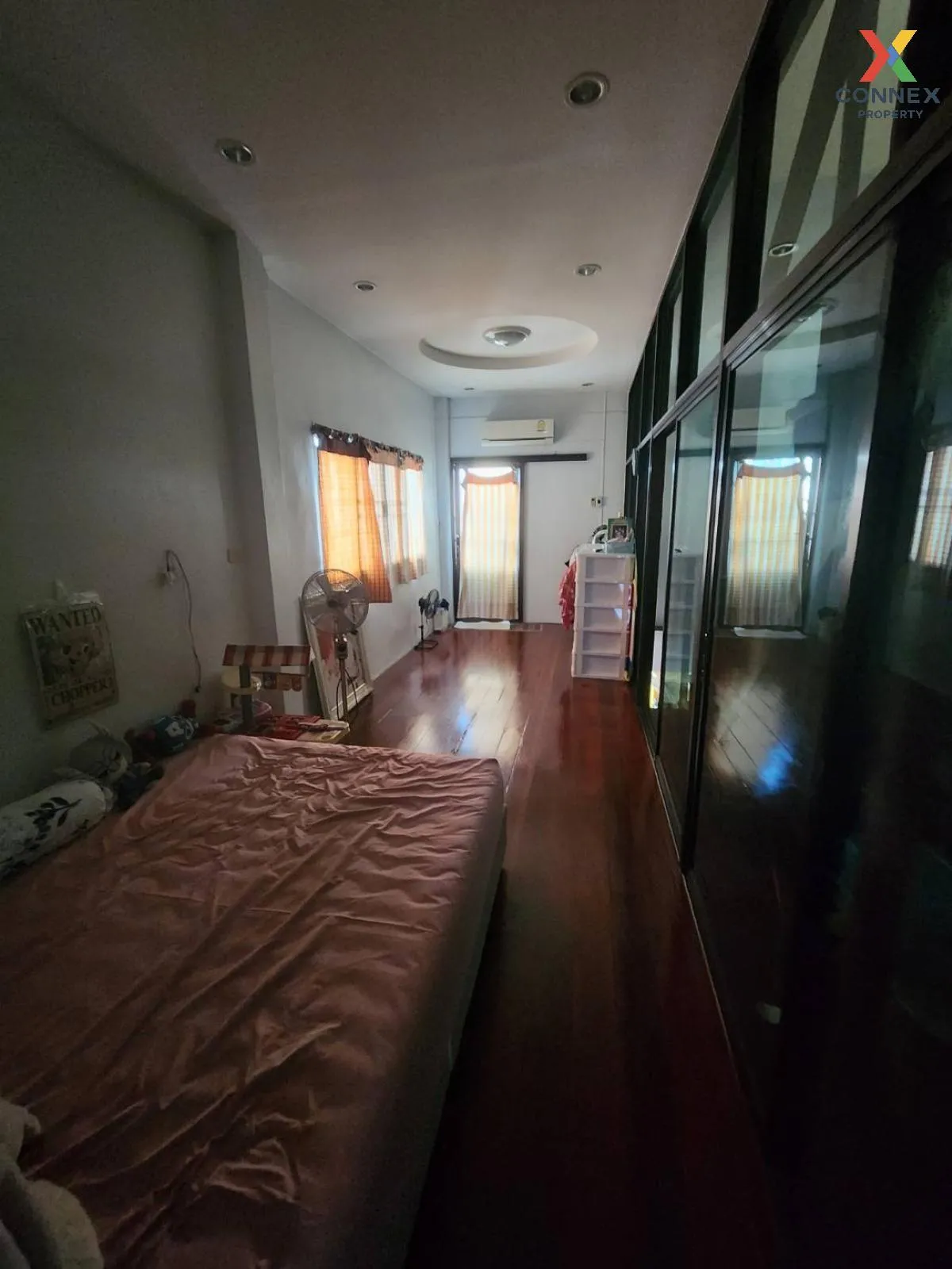 For Sale Commercial building for sale Main road in Thonburi area 