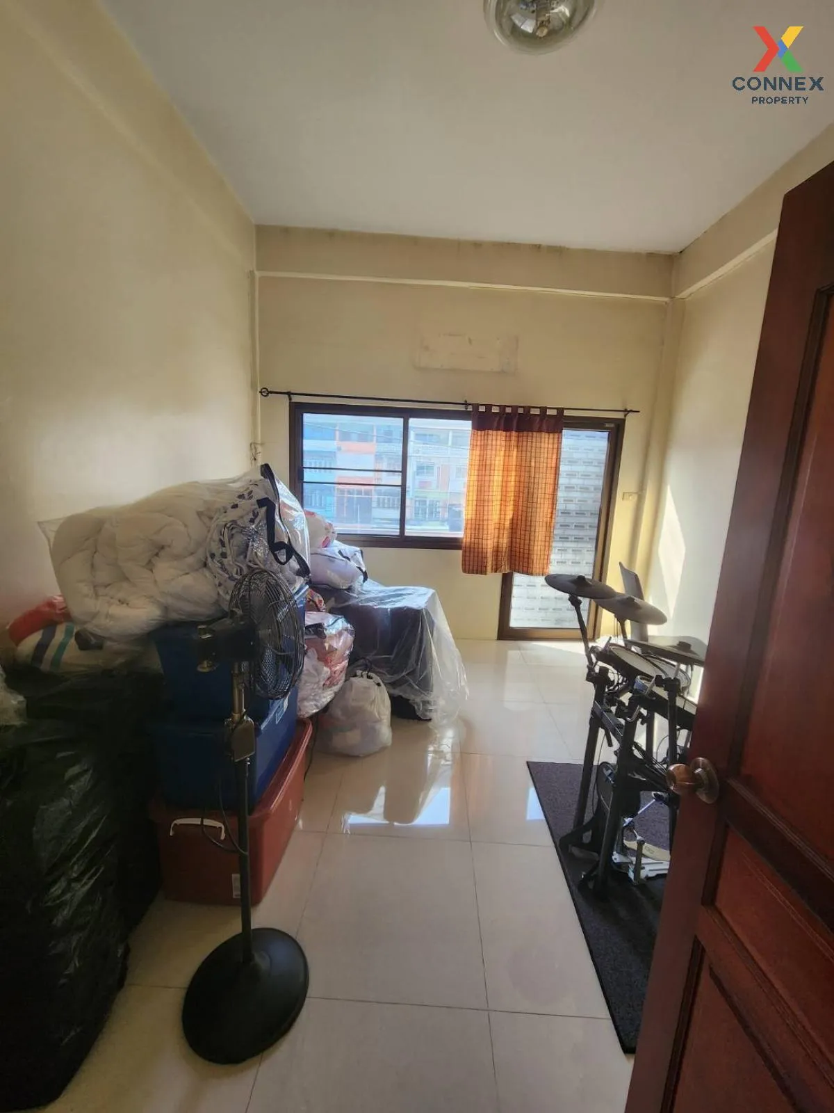 For Sale Commercial building for sale Main road in Thonburi area 