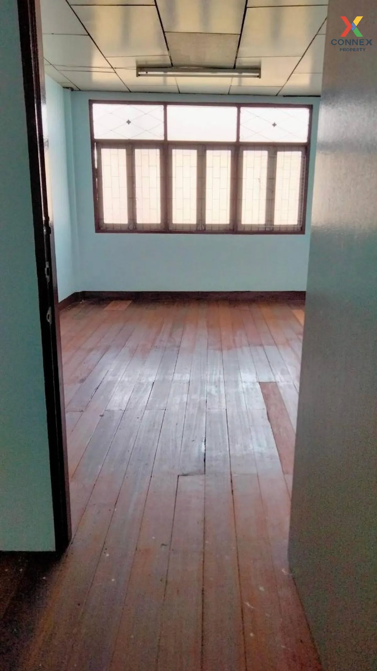 For Sale Commercial building for sale Main road in Thonburi area 