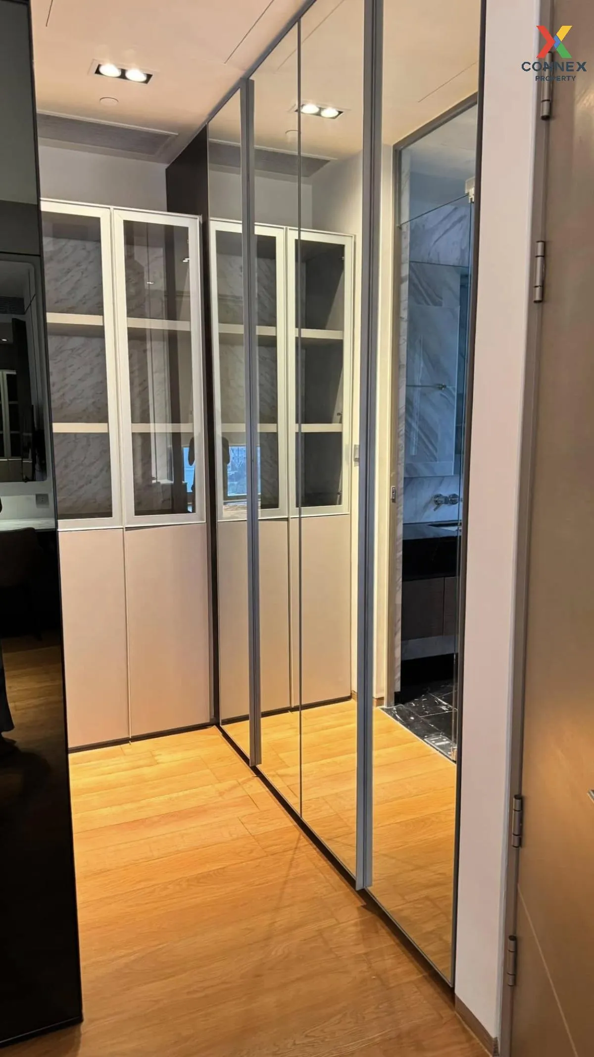 เช่าคอนโด  ศาลาแดง วัน BTS-ศาลาแดง สีลม เขต บางรัก กรุงเทพ CX-115