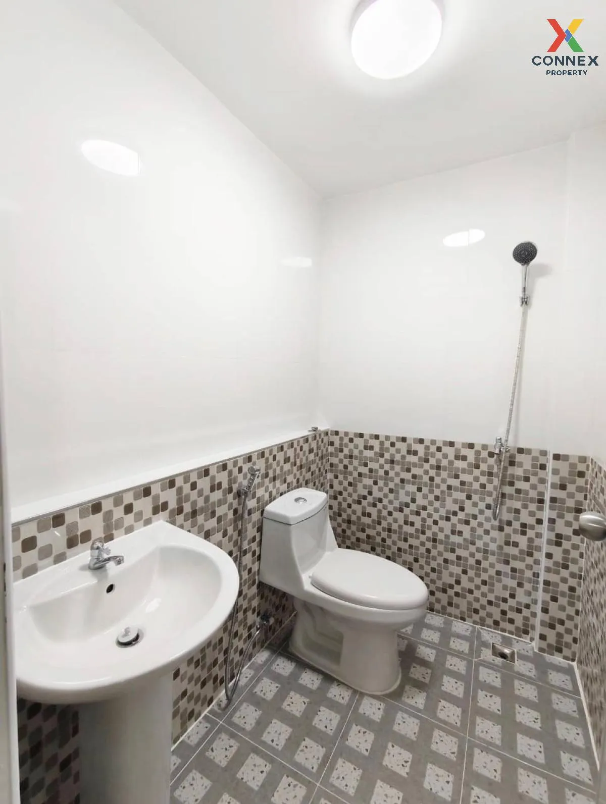 For Sale Townhouse/Townhome  , Maneerin Lake & Park Ratchaphruek 