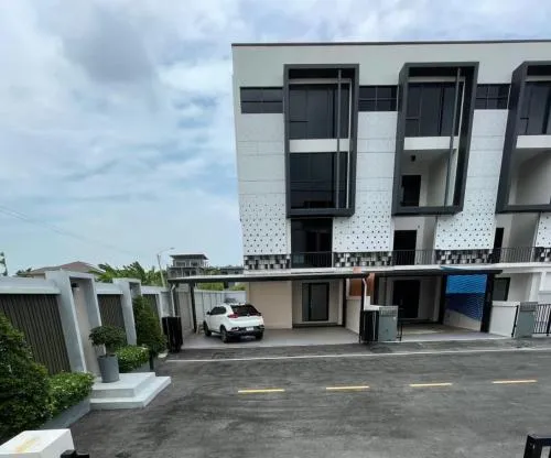 เช่าทาวน์เฮ้าส์/ทาวน์โฮม  เดอะ ฮาร์โมนี รามอินทรา 62 MRT-วงแหวนตะวันออก รามอินทรา เขต คันนายาว กรุงเทพ CX-115760