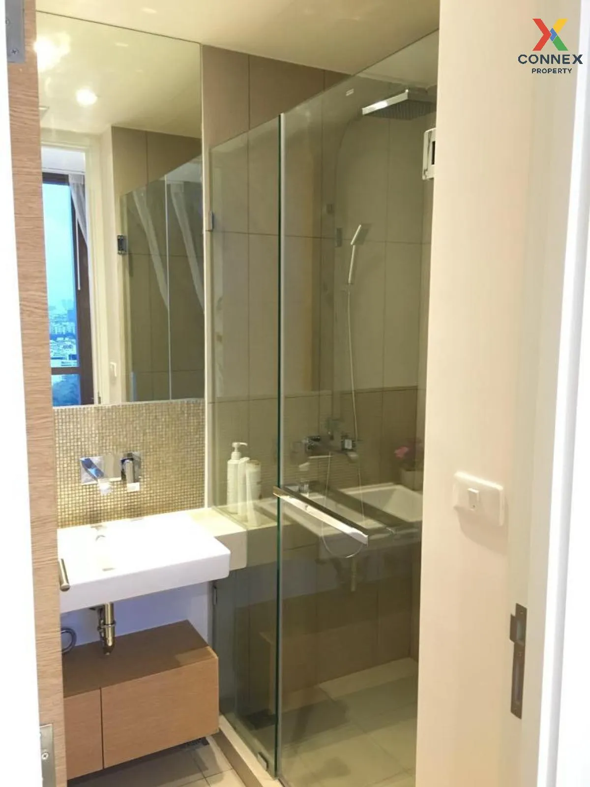 For Rent Condo , The Lofts Ekkamai , BTS-Ekkamai , Phra Khanong N