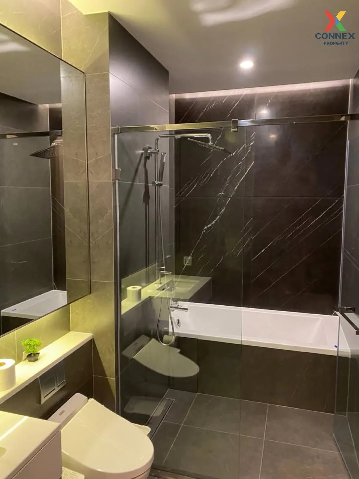 For Sale Condo , The Esse at Singha Complex , high floor , MRT-Ph For Sale Condo , The Esse at Singha Complex , high floor , MRT-Ph