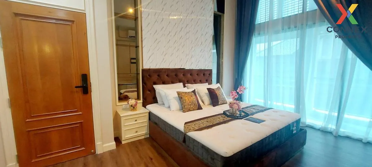 For Sale House , Bangkok Boulevard Westgate , corner unit , newly
