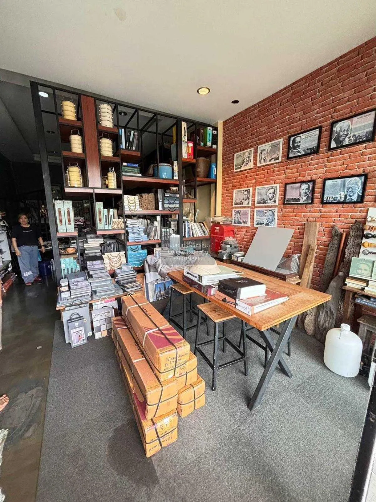 For Sale  Single-storey detached house  Khlong Toei-Khlong Ple Ro 2