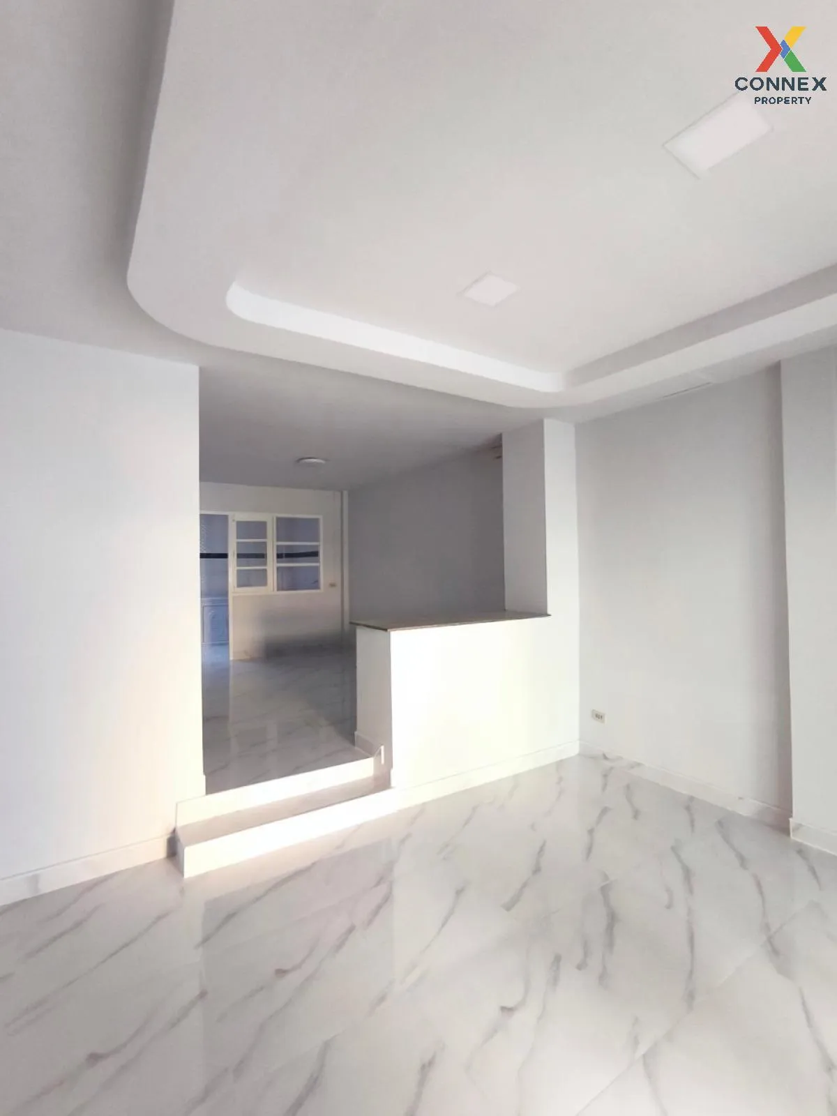 For Sale Townhouse/Townhome  , Uthong Place 2 , newly renovated , For Sale Townhouse/Townhome  , Uthong Place 2 , newly renovated ,