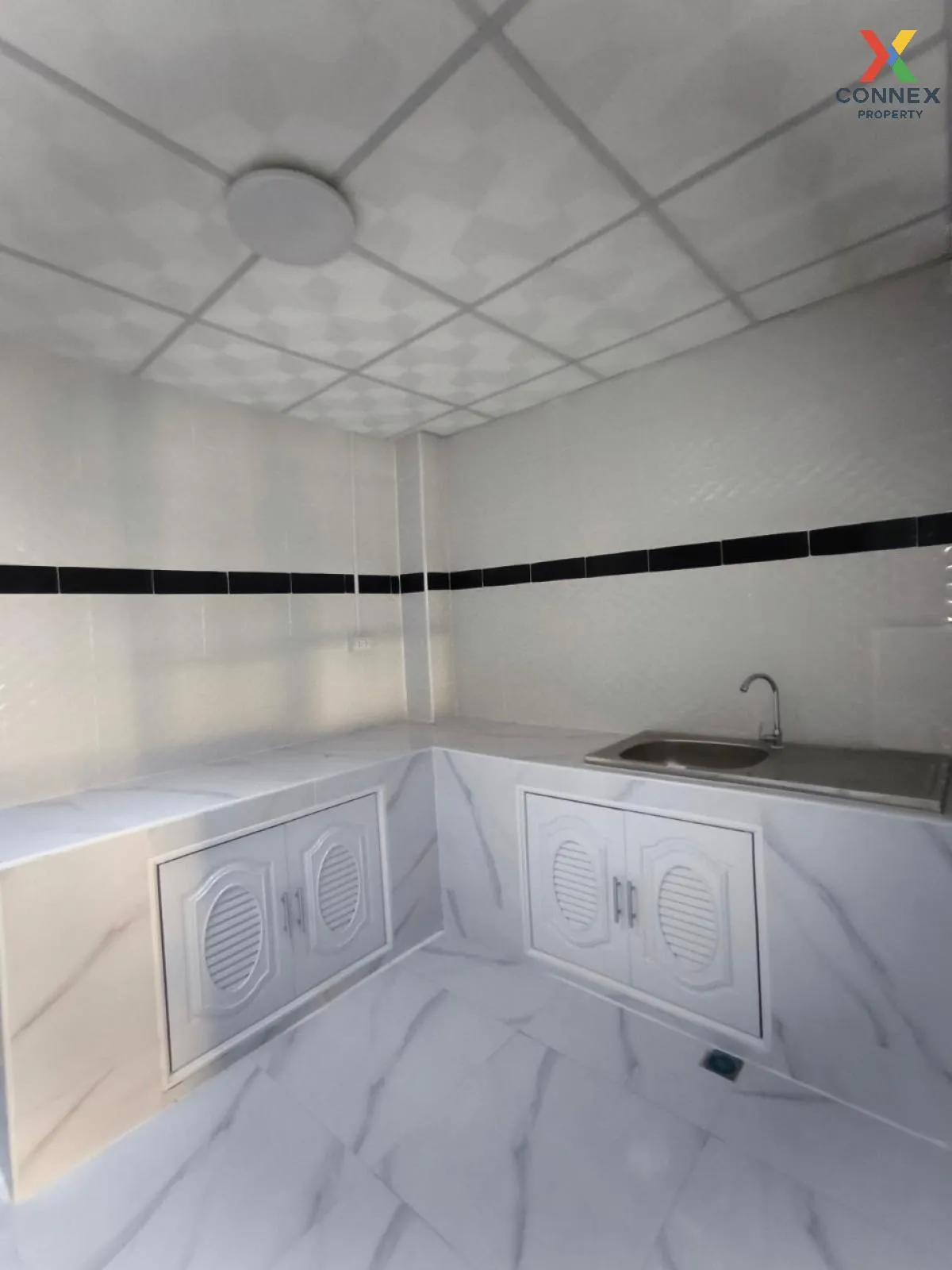 For Sale Townhouse/Townhome  , Uthong Place 2 , newly renovated , For Sale Townhouse/Townhome  , Uthong Place 2 , newly renovated ,