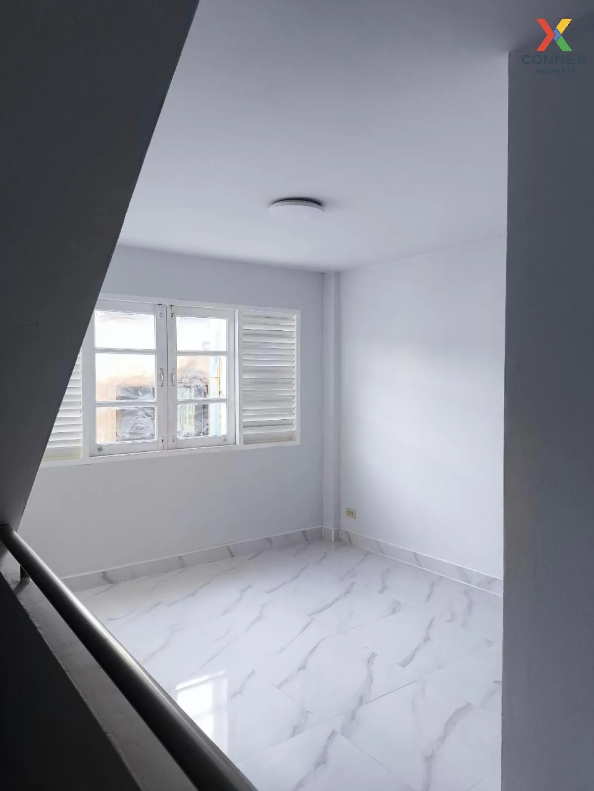 For Sale Townhouse/Townhome  , Uthong Place 2 , newly renovated , For Sale Townhouse/Townhome  , Uthong Place 2 , newly renovated ,