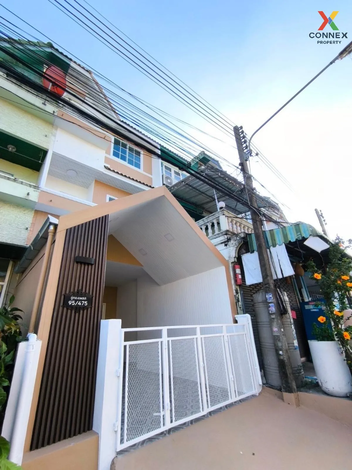 For Sale Townhouse/Townhome  , Uthong Place 2 , newly renovated , For Sale Townhouse/Townhome  , Uthong Place 2 , newly renovated , 3