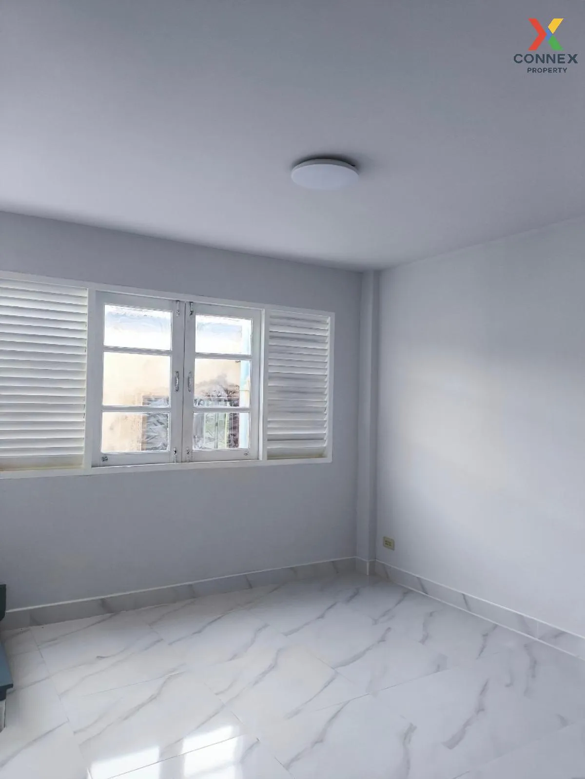 For Sale Townhouse/Townhome  , Uthong Place 2 , newly renovated , For Sale Townhouse/Townhome  , Uthong Place 2 , newly renovated ,