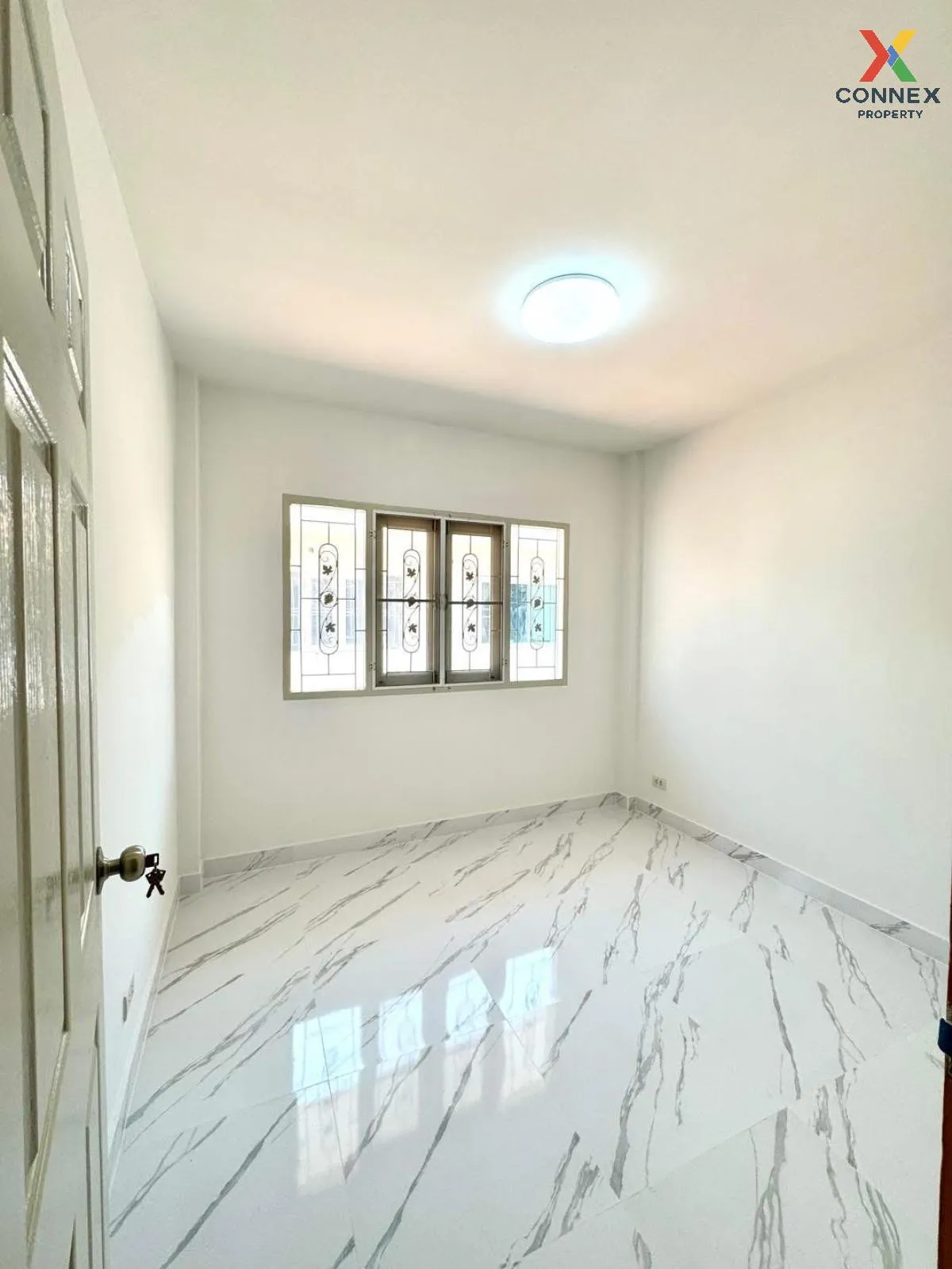 For Sale Townhouse/Townhome  , U Thong Place 5 , newly renovated 