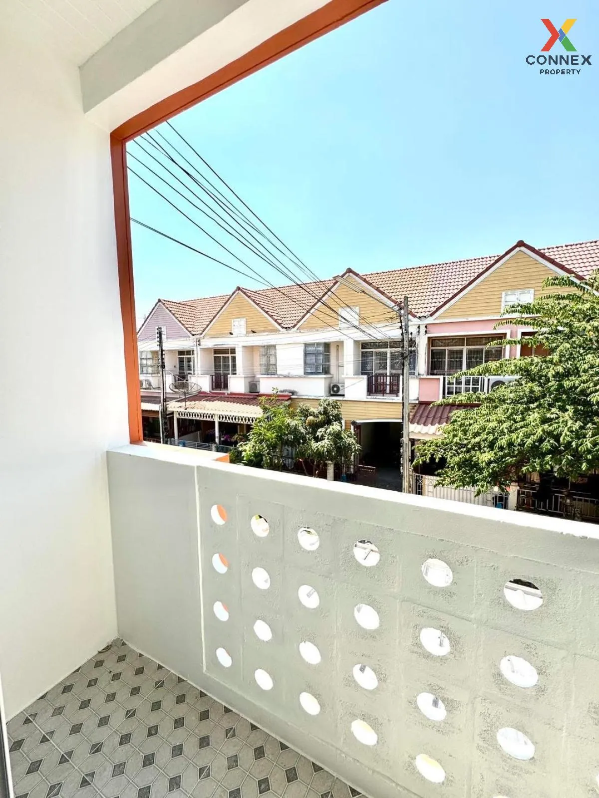 For Sale Townhouse/Townhome  , U Thong Place 5 , newly renovated 
