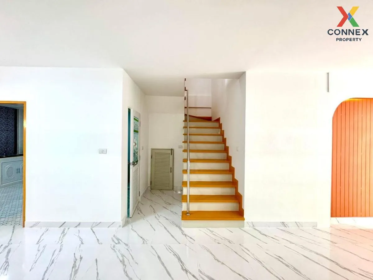 For Sale Townhouse/Townhome  , U Thong Place 5 , newly renovated 