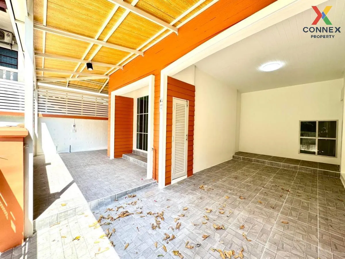 For Sale Townhouse/Townhome  , U Thong Place 5 , newly renovated  4