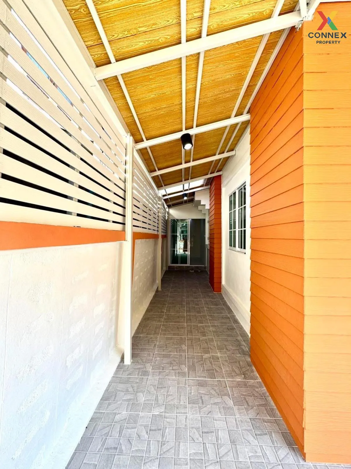 For Sale Townhouse/Townhome  , U Thong Place 5 , newly renovated 