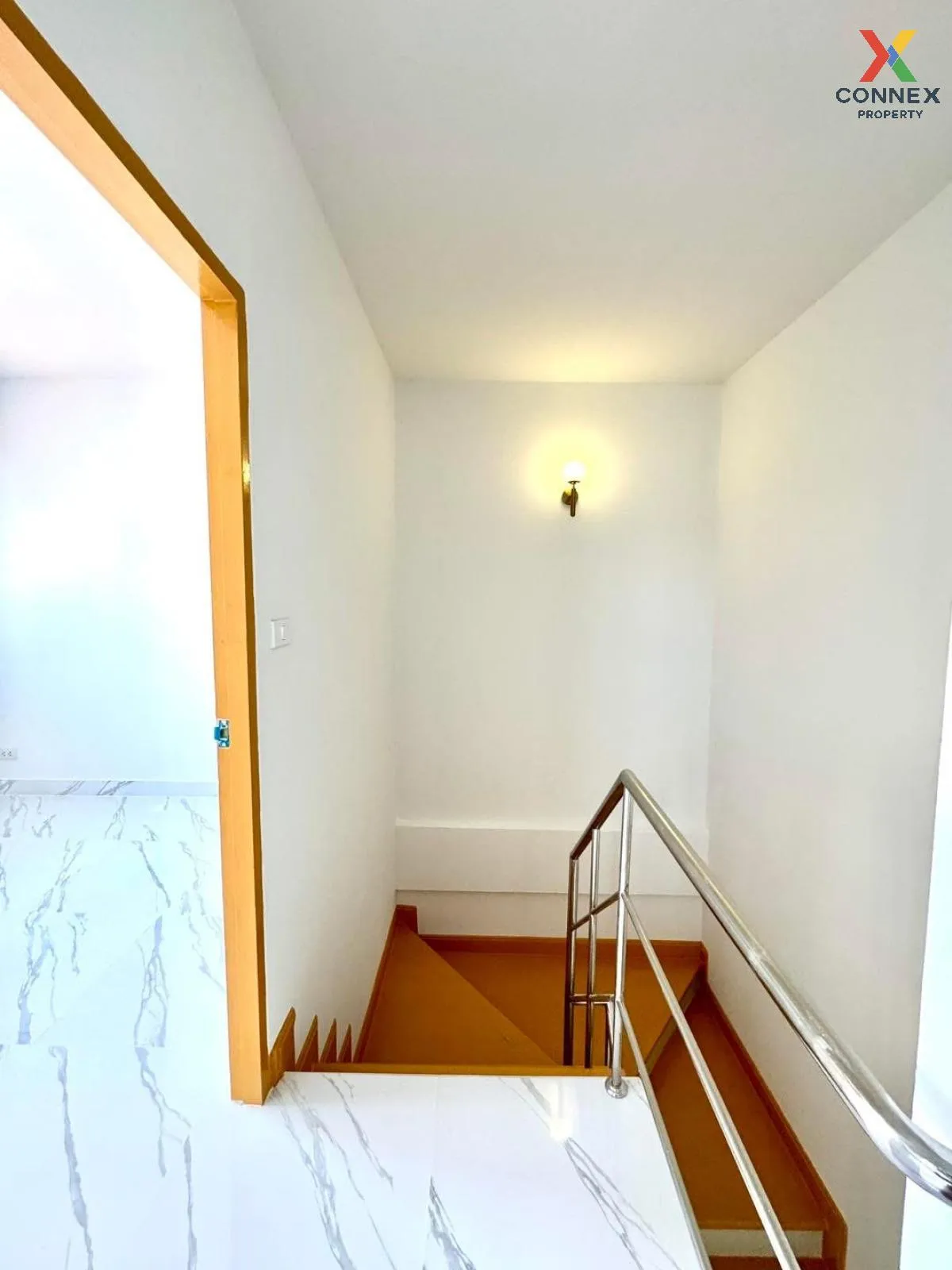 For Sale Townhouse/Townhome  , U Thong Place 5 , newly renovated 