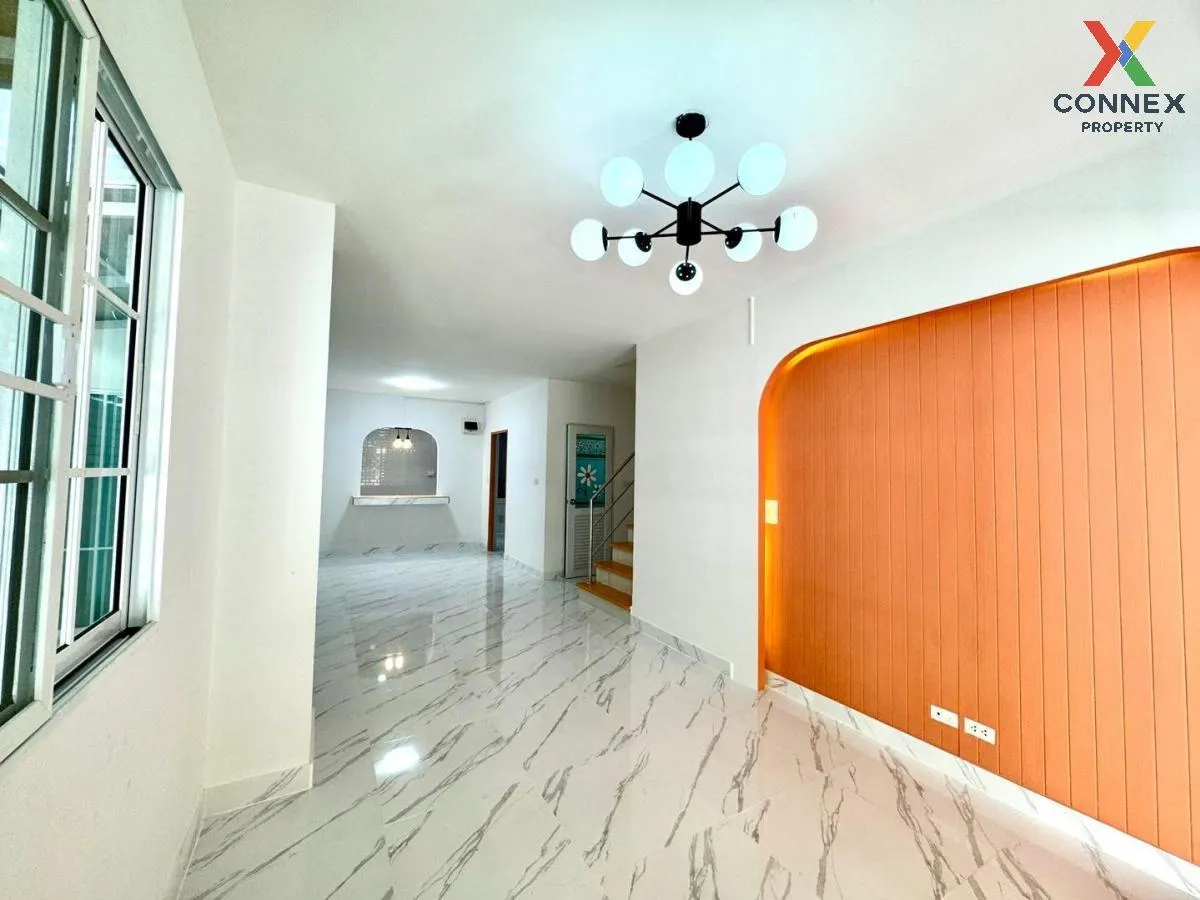 For Sale Townhouse/Townhome  , U Thong Place 5 , newly renovated 