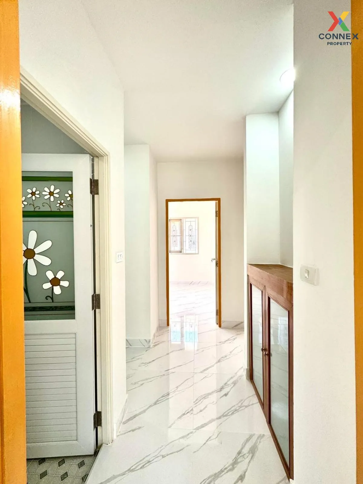 For Sale Townhouse/Townhome  , U Thong Place 5 , newly renovated 