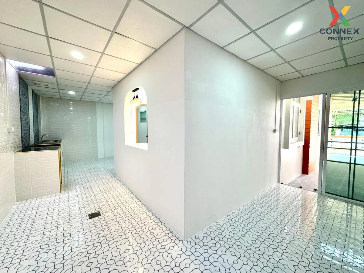 For Sale Townhouse/Townhome  , U Thong Place 5 , newly renovated 