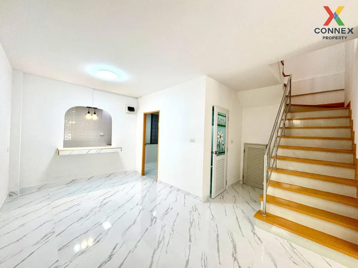 For Sale Townhouse/Townhome  , U Thong Place 5 , newly renovated 