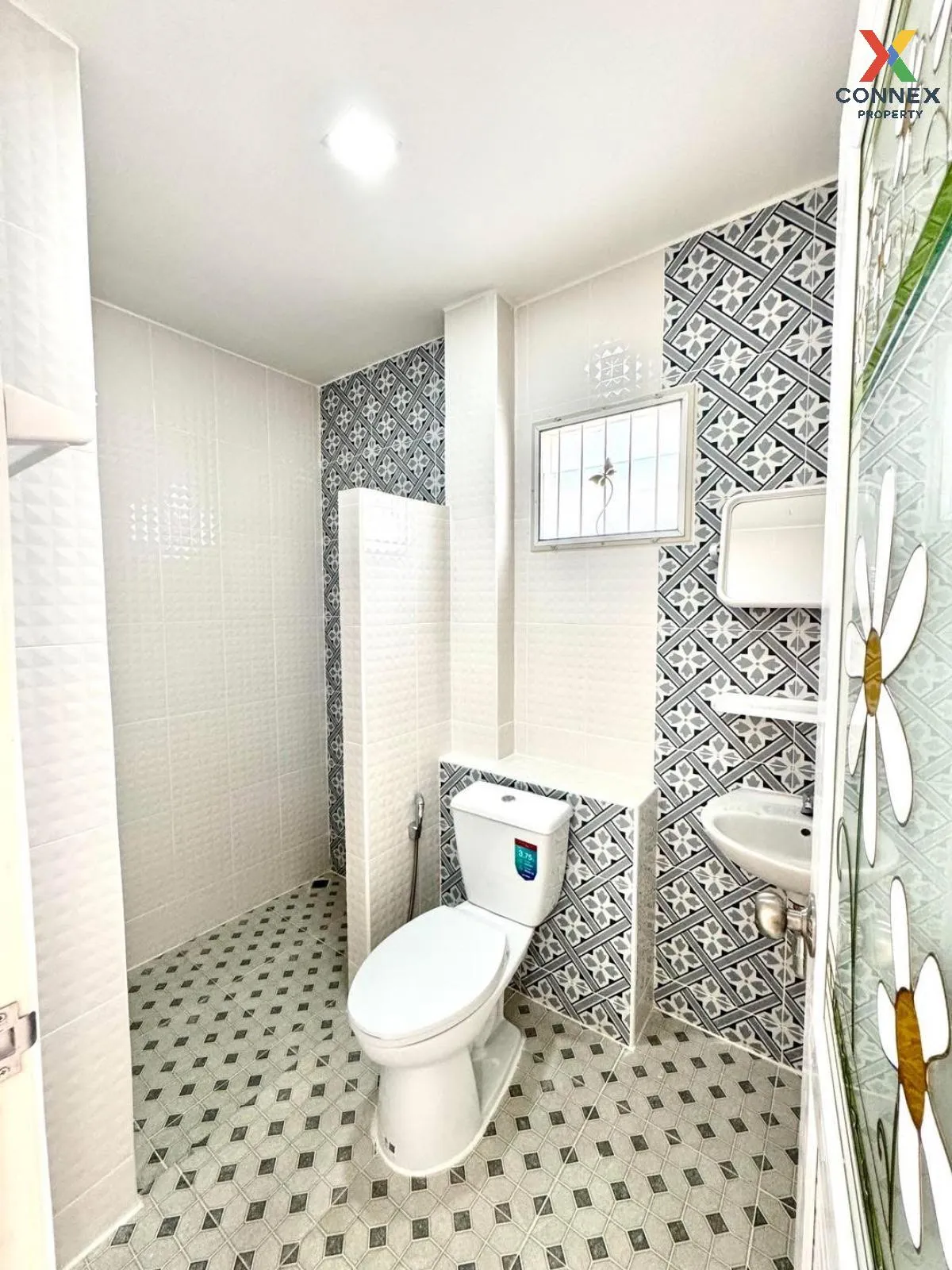 For Sale Townhouse/Townhome  , U Thong Place 5 , newly renovated 