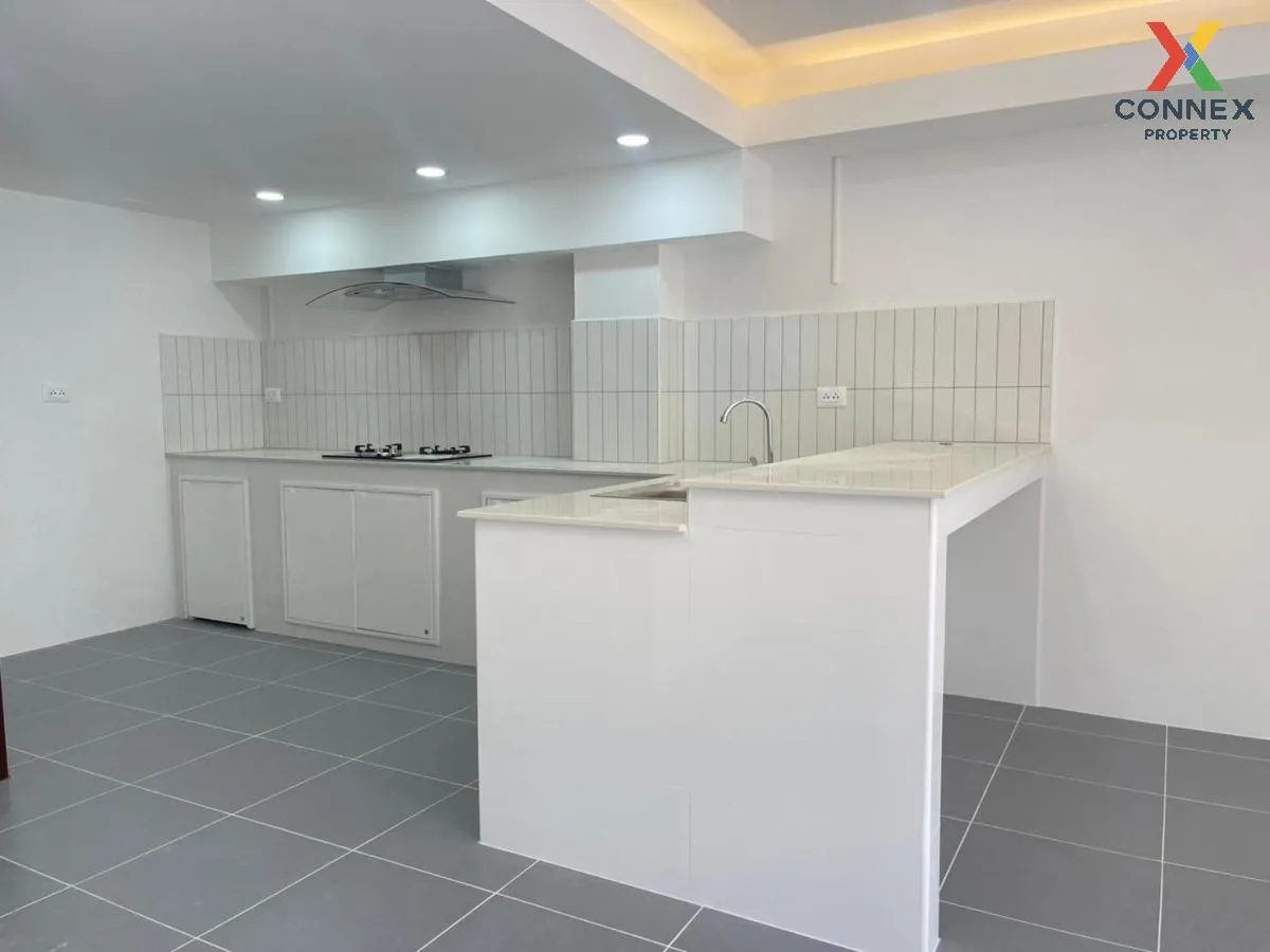 ขายทาวน์โฮม 3 ชั้น ติวานนท์ 43 ชั้นสูง รีโนเวทใหม่ ท่าทราย เมืองน 4