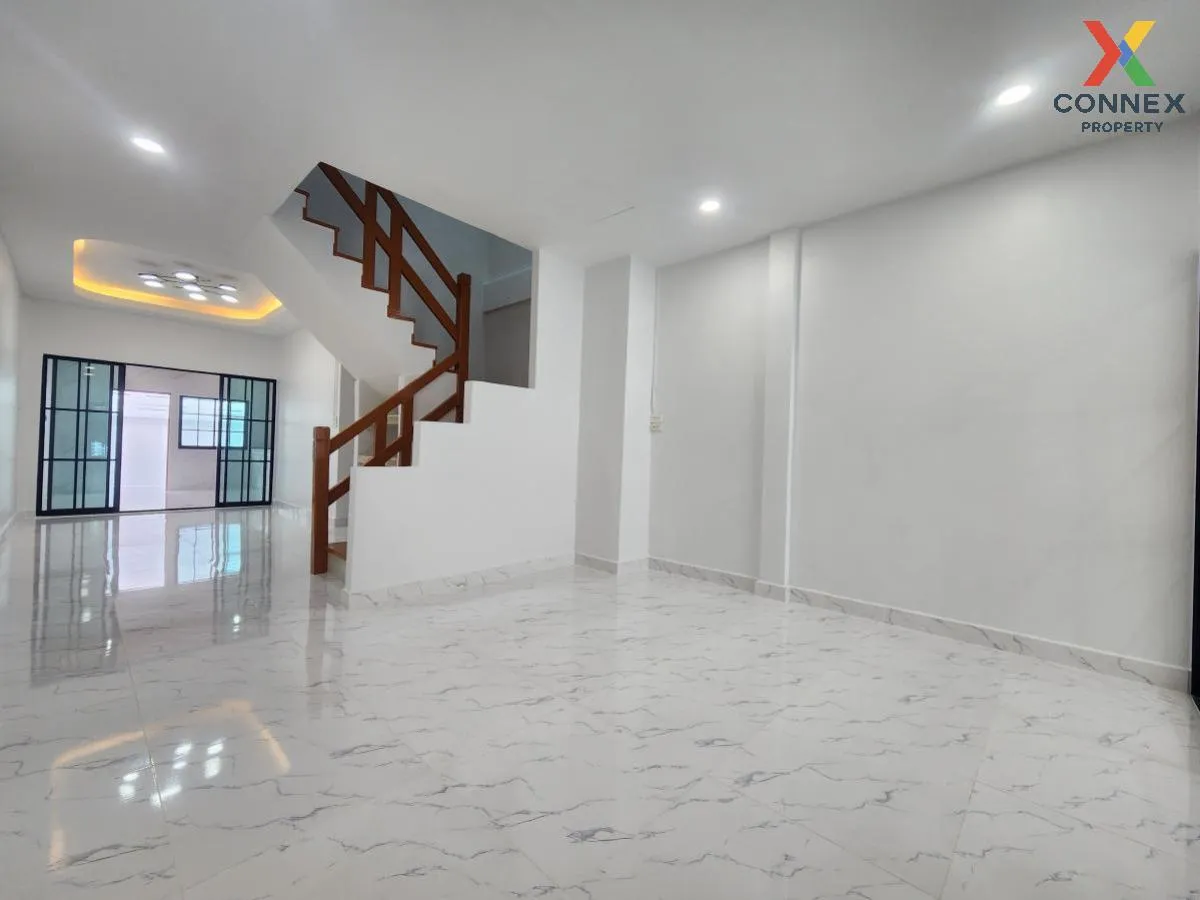 ขายทาวน์เฮ้าส์/ทาวน์โฮม  ดิเอมเมอรัลด์ พาร์ค 3 รีโนเวทใหม่ บางพลั