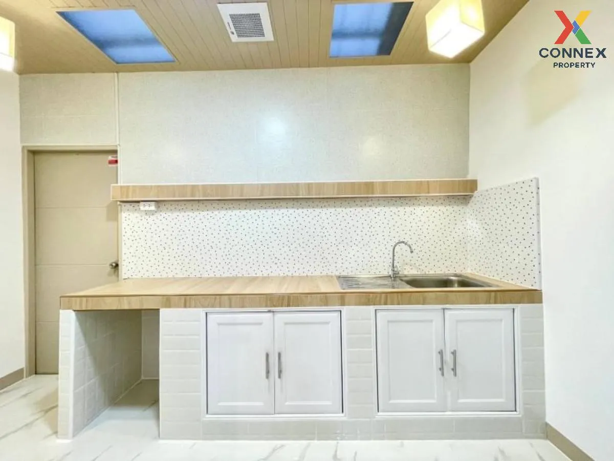 ขายทาวน์เฮ้าส์/ทาวน์โฮม  บ้านนครทอง ปาร์ควิว 3 รีโนเวทใหม่ บางบัว