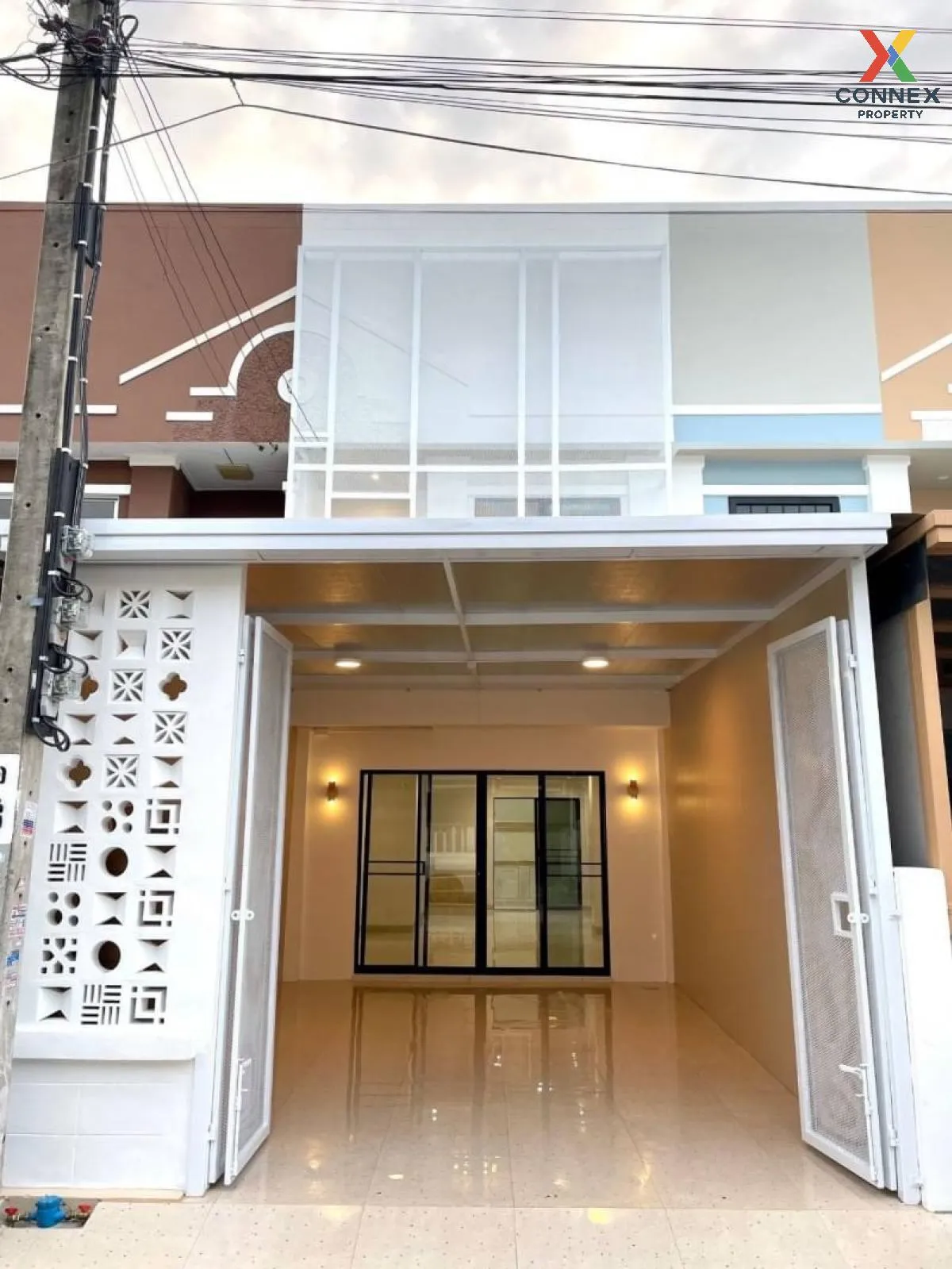 ขายทาวน์เฮ้าส์/ทาวน์โฮม  บ้านนครทอง ปาร์ควิว 3 รีโนเวทใหม่ บางบัว 2