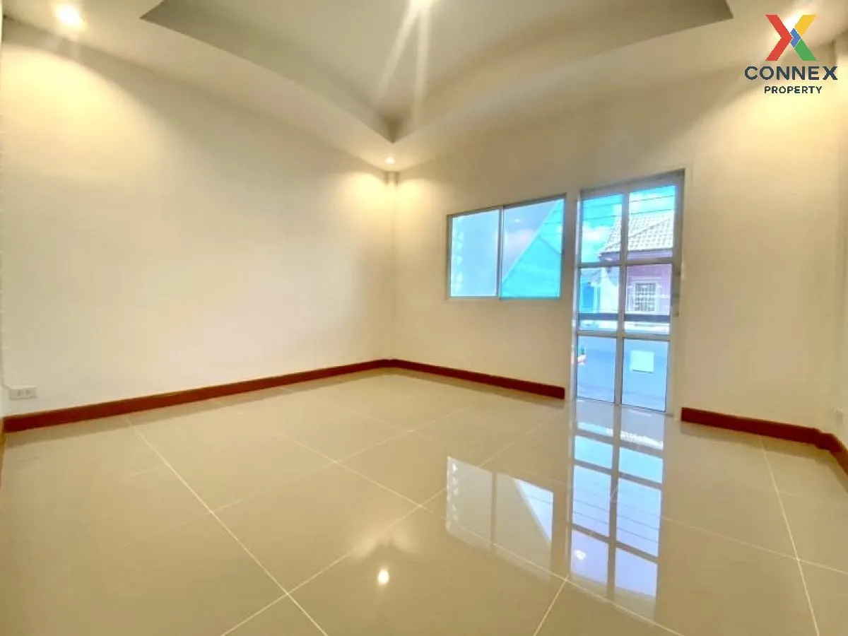 For Sale Townhouse/Townhome  , Lert Ubon Lam Luk Ka Khlong 5 , ne
