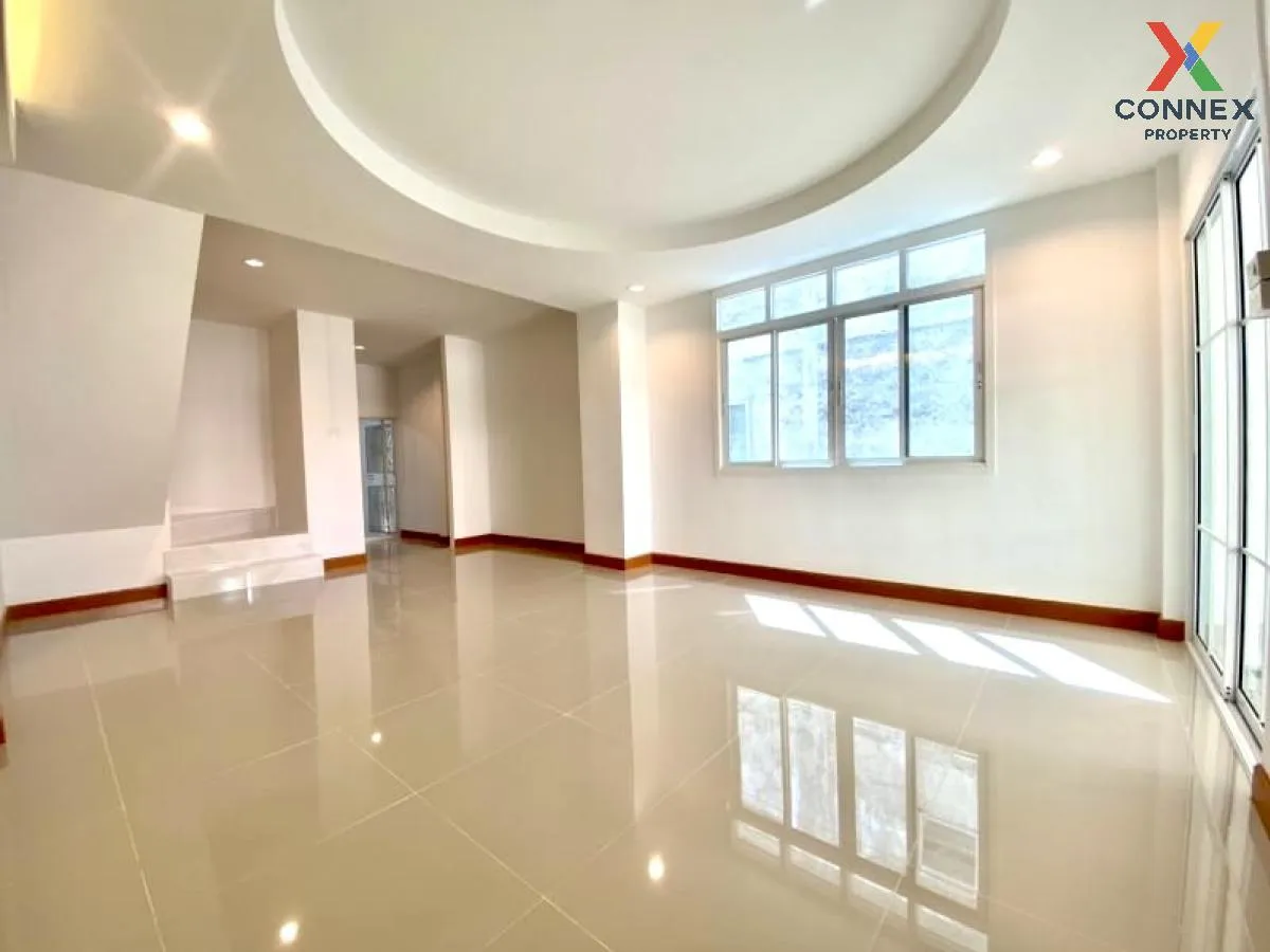 For Sale Townhouse/Townhome  , Lert Ubon Lam Luk Ka Khlong 5 , ne 4