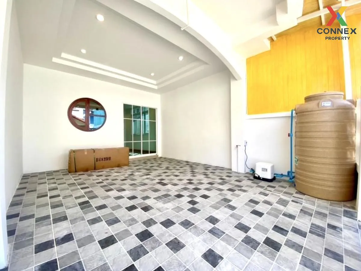 For Sale Townhouse/Townhome  , Lert Ubon Lam Luk Ka Khlong 5 , ne 2