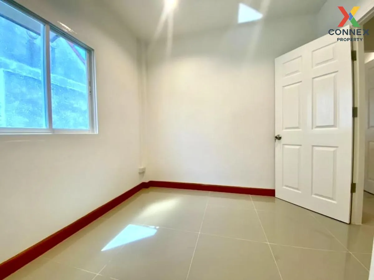 For Sale Townhouse/Townhome  , Lert Ubon Lam Luk Ka Khlong 5 , ne