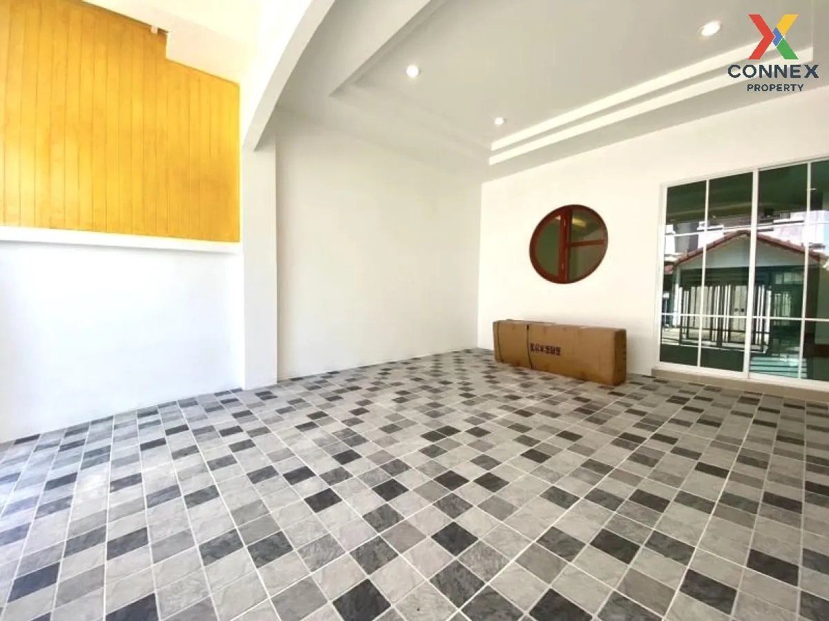 For Sale Townhouse/Townhome  , Lert Ubon Lam Luk Ka Khlong 5 , ne 3