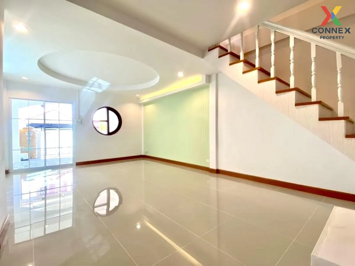 For Sale Townhouse/Townhome  , Lert Ubon Lam Luk Ka Khlong 5 , ne