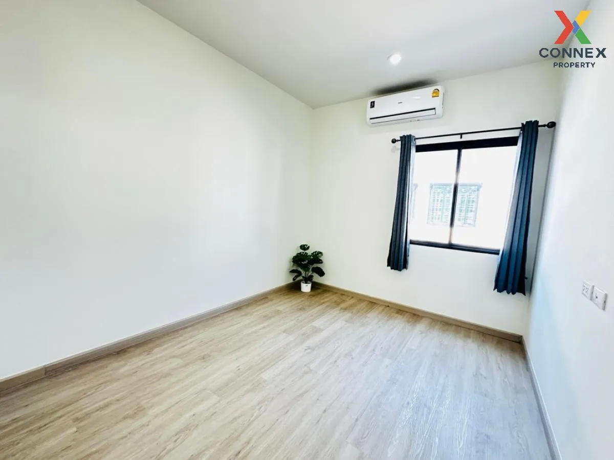 For Sale Townhouse/Townhome  , NEW YORK Rangsit - Klong 4 , newly