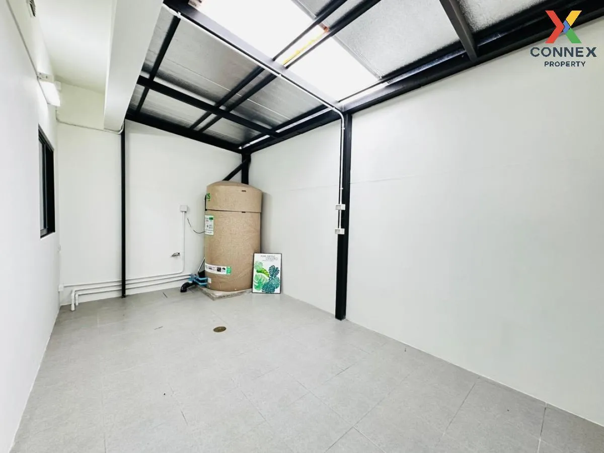 For Sale Townhouse/Townhome  , NEW YORK Rangsit - Klong 4 , newly